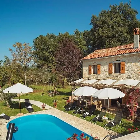 Villa Katherine With Pool And Game