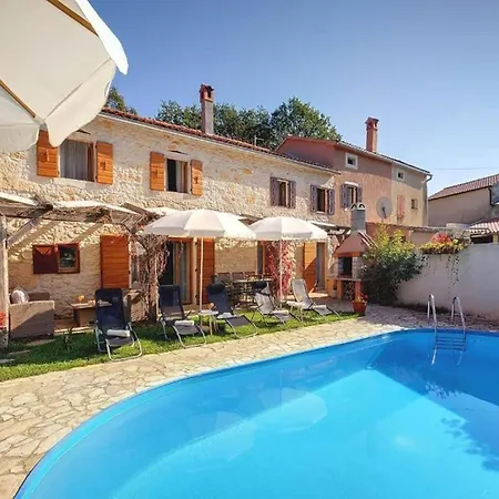 In Minj With Private Pool And Nature Žminj