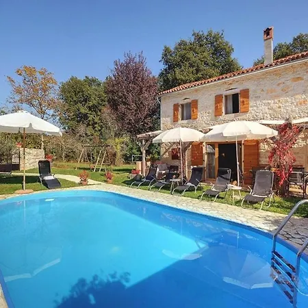 In Minj With Private Pool And Nature * Žminj